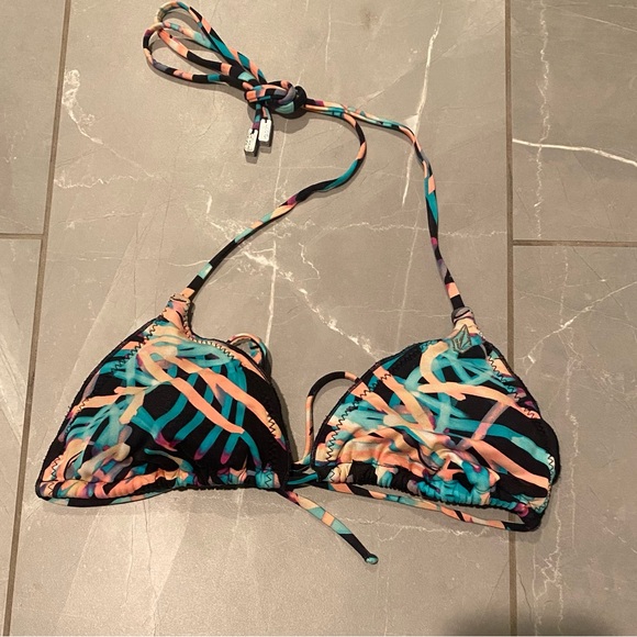 Women’s Volcom bikini set small - Picture 5 of 6